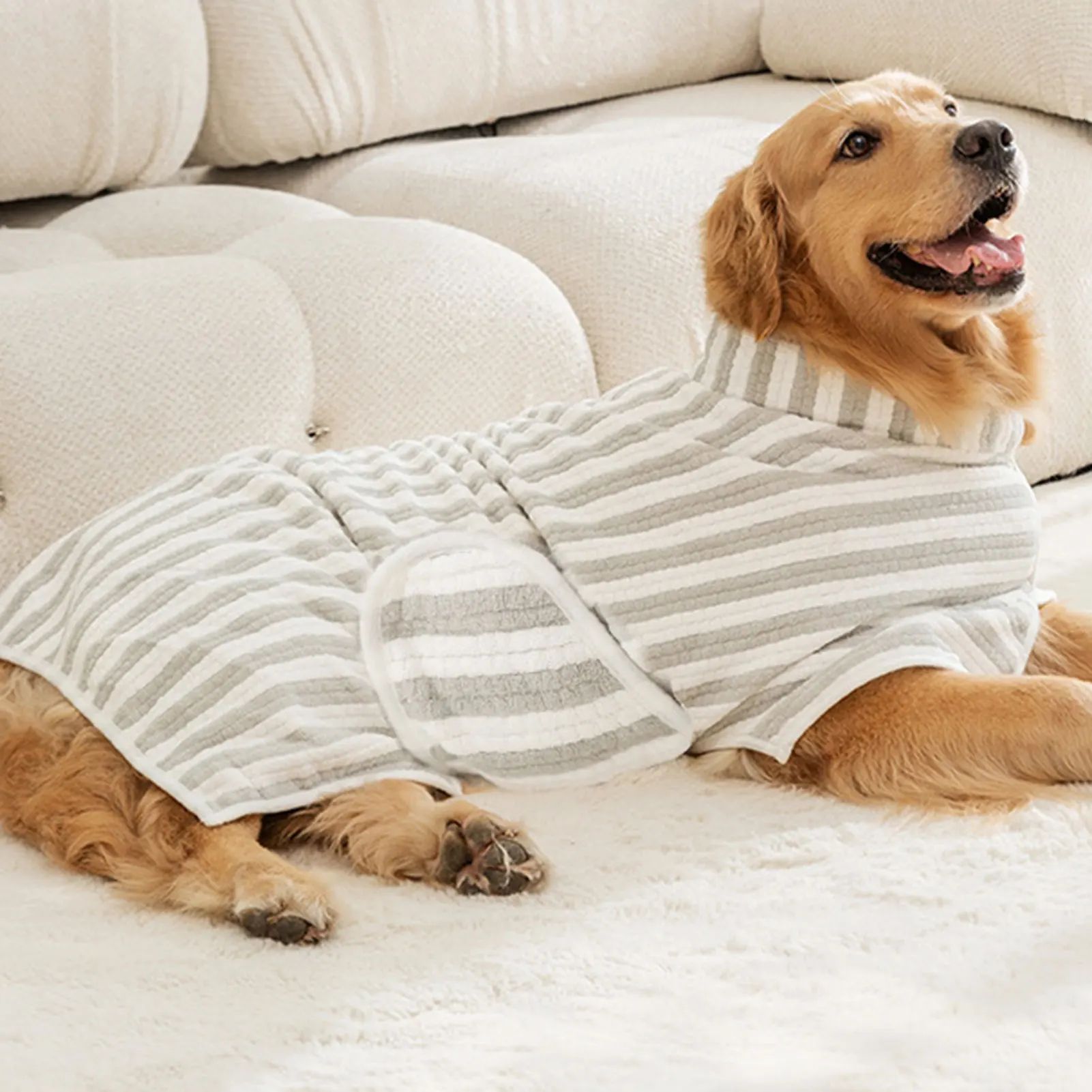 Ultra-Absorbent Bathrobe for Large, Medium, and Small Dogs.
